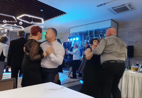 Javában megy a tánc
